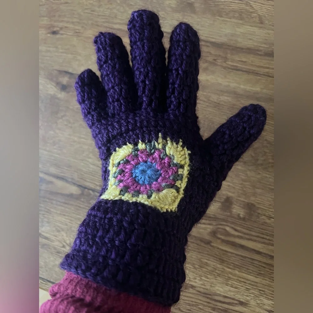 Womens new handmade crochet gloves